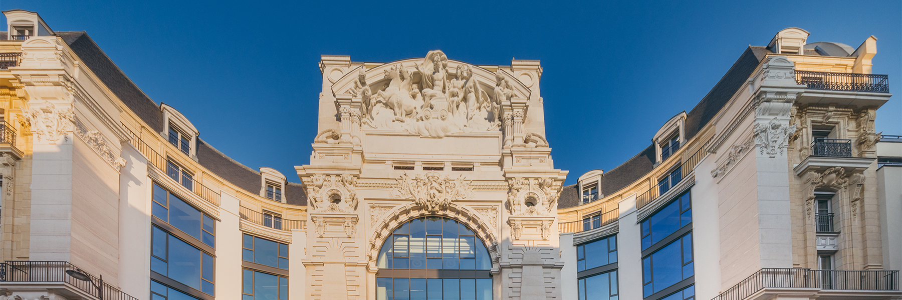 22-32 rue de Clignancourt | Paris 18 façade datant des anciens magasins Dufayel