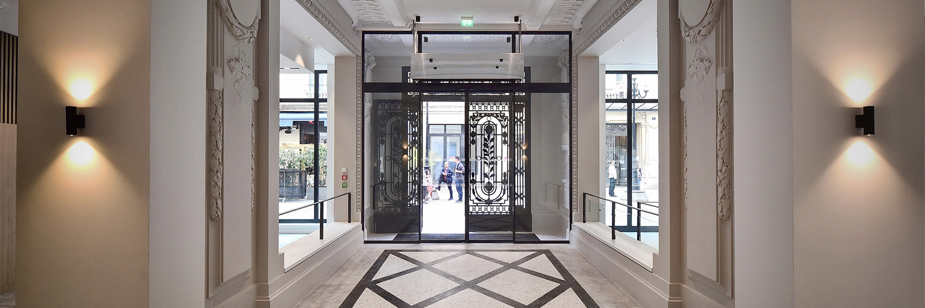24-26, bld des Italiens | Paris 9 : entrée porte en fer forgé