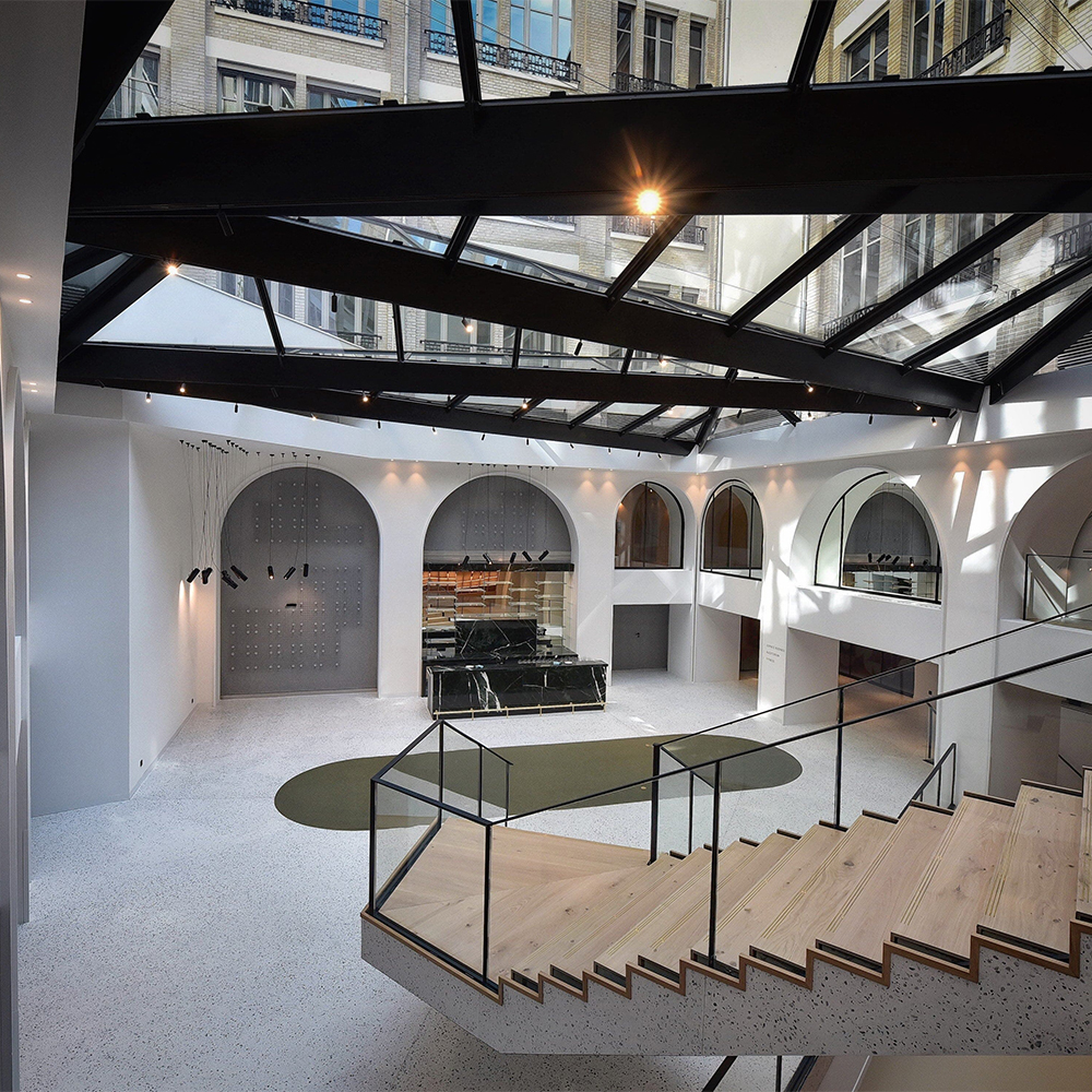 24-26, bld des Italiens | Paris 9 : patio avec verrière et escalier